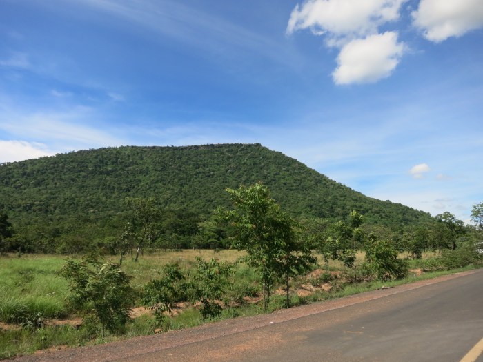 Preah Vihear doesn't look that tall from afar.. 